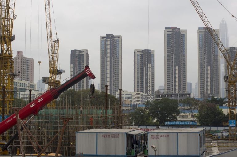 In this photograph made available on 21 April 2016 cranes operate on a construction site in Shenzhen, Guangdong Province, China, 20 April 2016. China's economy growth slows to 6.7% in the first quarter of the year compared to the same period last year, Gross Domestic Product (GDP) figures released by the government shows on 14 April