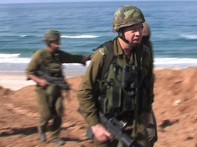 GAZA STRIP - JANUARY 09: In this handout image provided by the Israeli Defence Forces (IDF), Southern Command General Yoav Galant visits Israeli troops fighting Hamas militants on January 09, 2009 in the Gaza Strip. Despite calls from the United Nations for a ceasefire, heavy fighting continues between Israel and Hamas militants. (Photo by IDF via Getty Images)