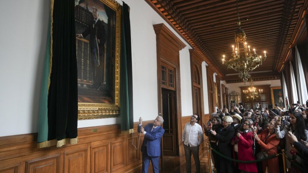 Live music, breakfast and a raffle: Mexico’s president makes the most of his final day in office